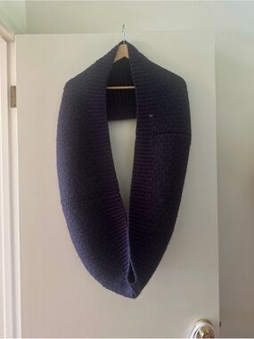lululemon athletica Navy Knit Infinity Scarf
